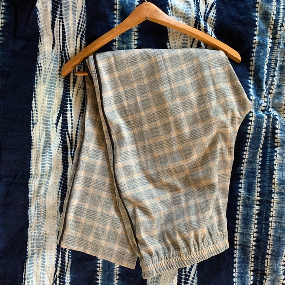 🌚 Kenneth Cole Plaid Pants with Black Piping - Picture 2 of 7